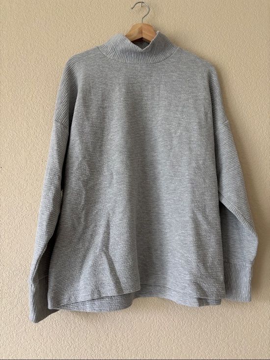 32 Degrees Tops - 90 Degree by Reflex horizontal quilted pullover sweater in heather gray